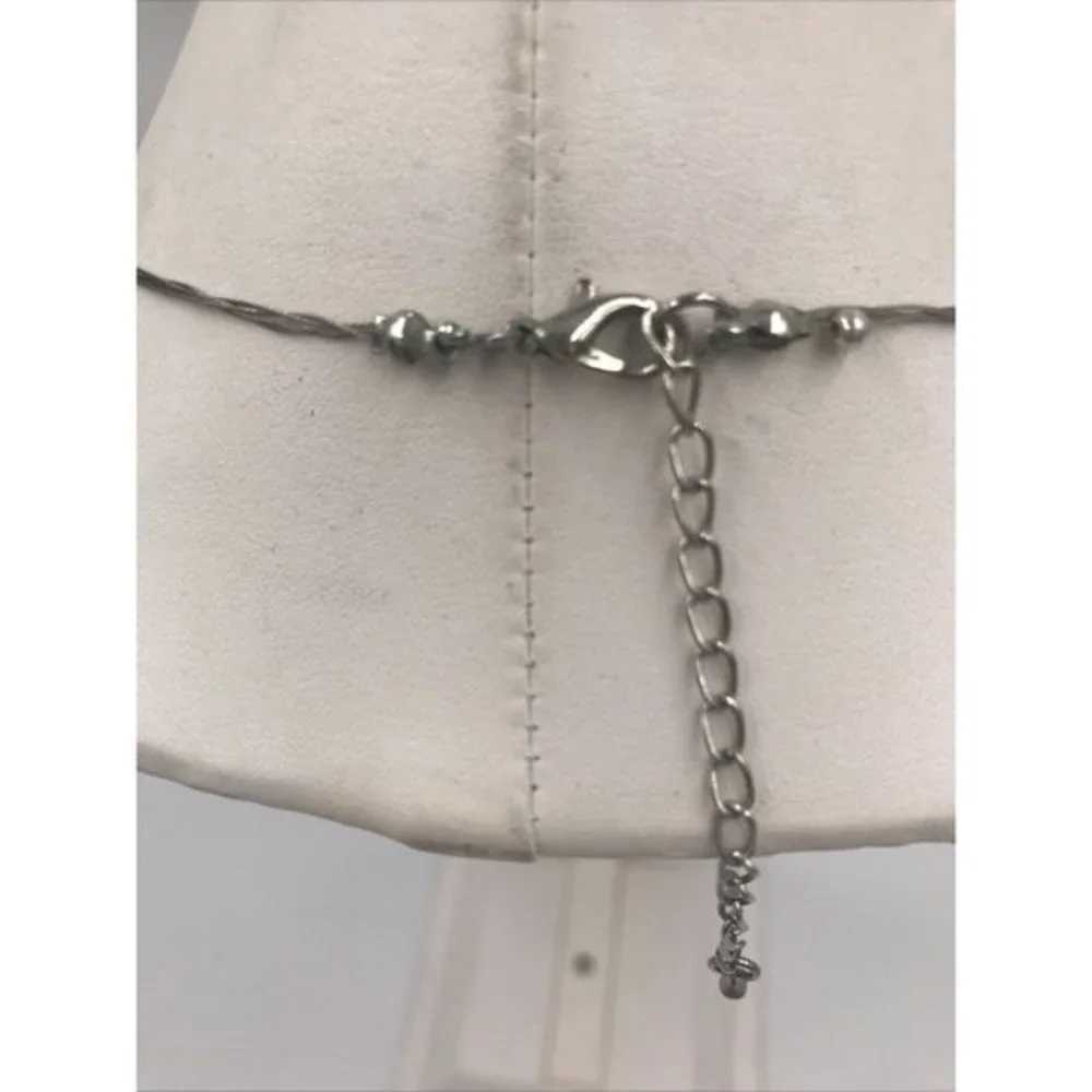 Unbranded silver tone